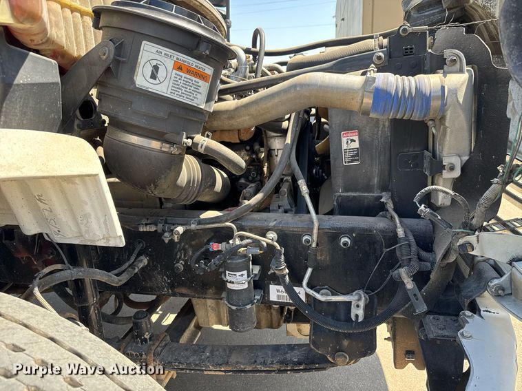 image for item EQ1295 2006 Freightliner Business Class M2 refuse truck