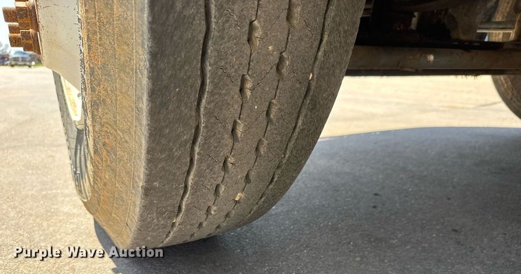 image for item EQ1295 2006 Freightliner Business Class M2 refuse truck