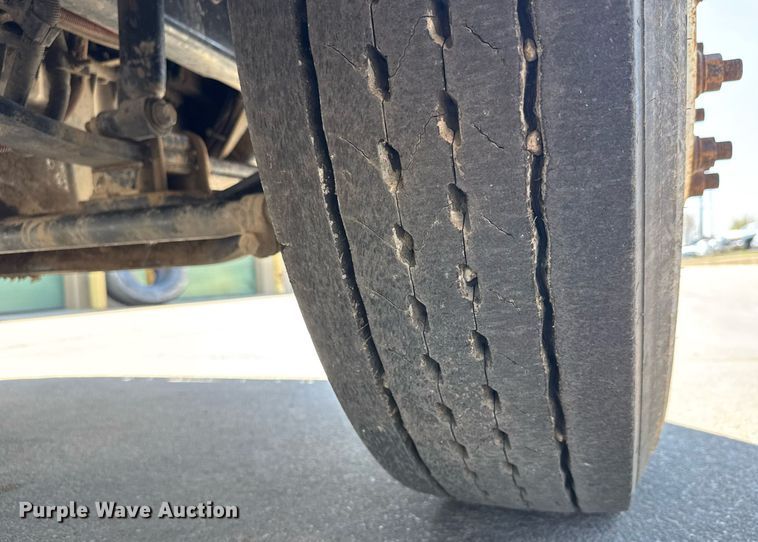 image for item EQ1295 2006 Freightliner Business Class M2 refuse truck