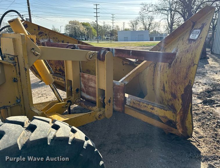 image for item EQ1300 1978 Caterpillar 120G motor grader