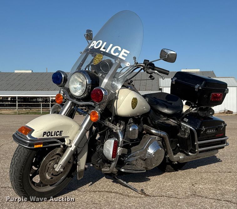 image for item EQ1302 2005 Harley Davidson FLHPI Police motorcycle