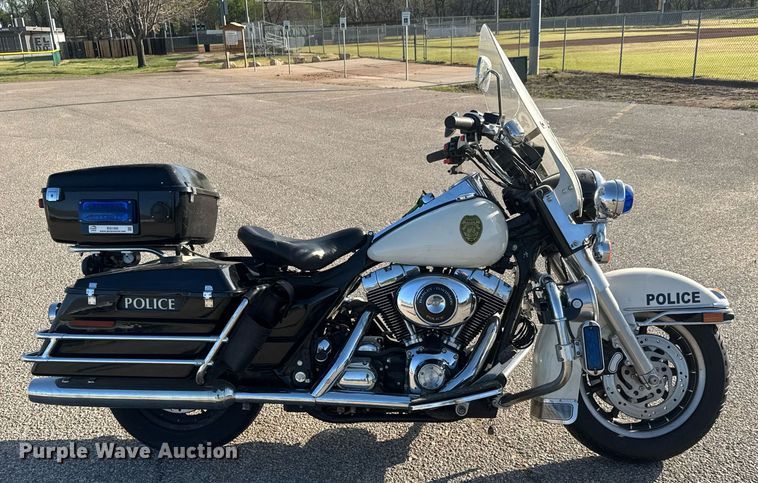image for item EQ1302 2005 Harley Davidson FLHPI Police motorcycle
