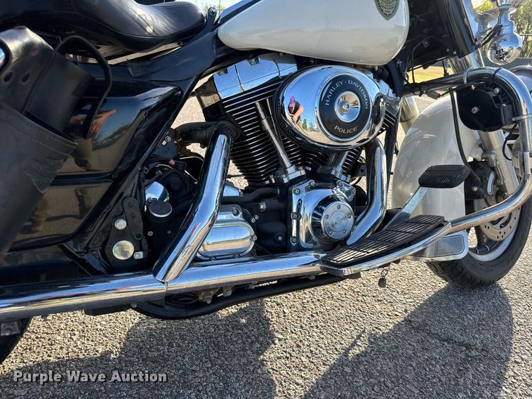image for item EQ1302 2005 Harley Davidson FLHPI Police motorcycle