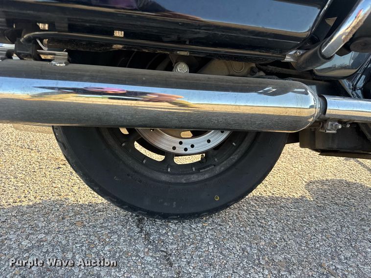 image for item EQ1302 2005 Harley Davidson FLHPI Police motorcycle