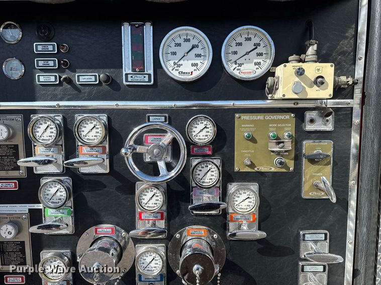 image for item EQ1303 1993 Pierce Lance quint fire truck