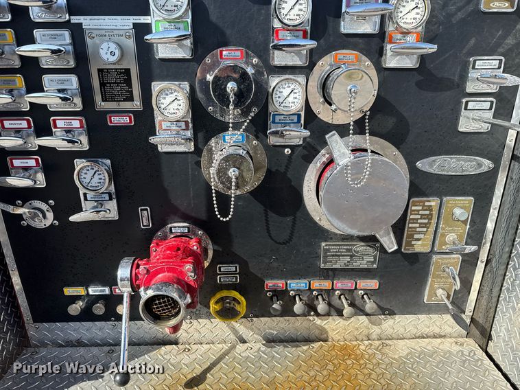 image for item EQ1303 1993 Pierce Lance quint fire truck