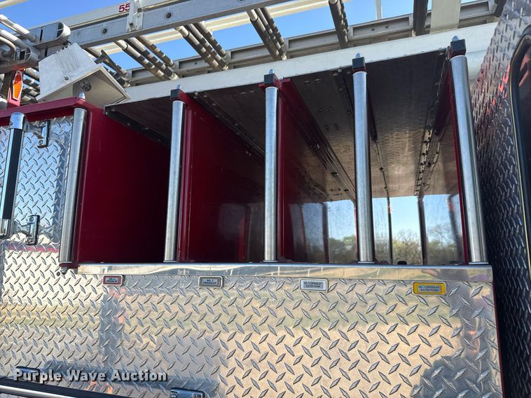 image for item EQ1303 1993 Pierce Lance quint fire truck