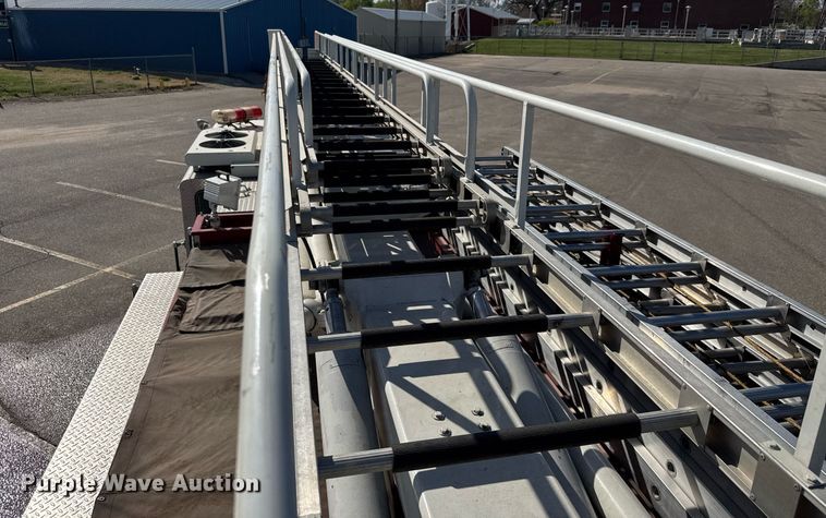 image for item EQ1303 1993 Pierce Lance quint fire truck