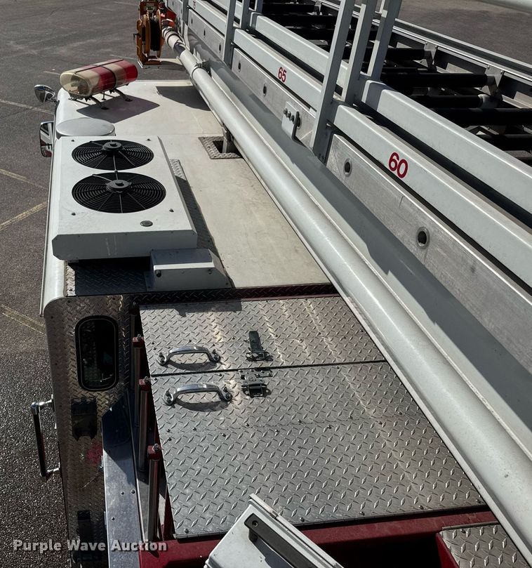 image for item EQ1303 1993 Pierce Lance quint fire truck