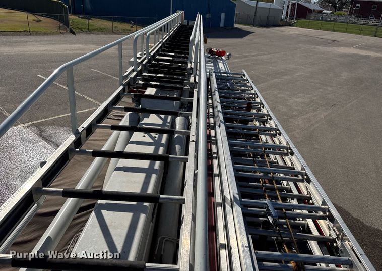 image for item EQ1303 1993 Pierce Lance quint fire truck