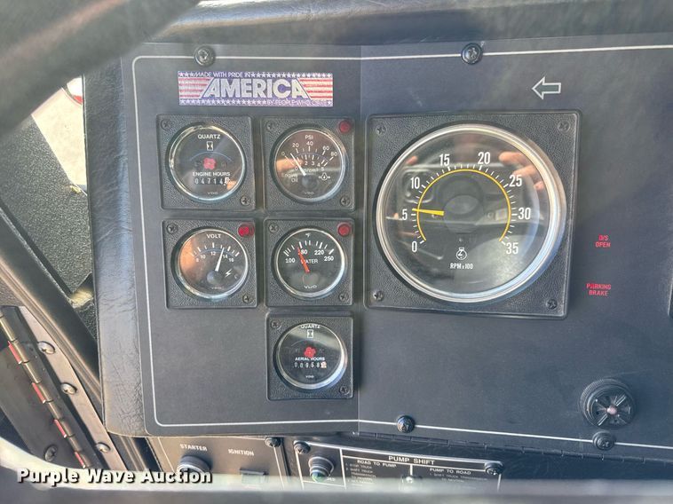 image for item EQ1303 1993 Pierce Lance quint fire truck