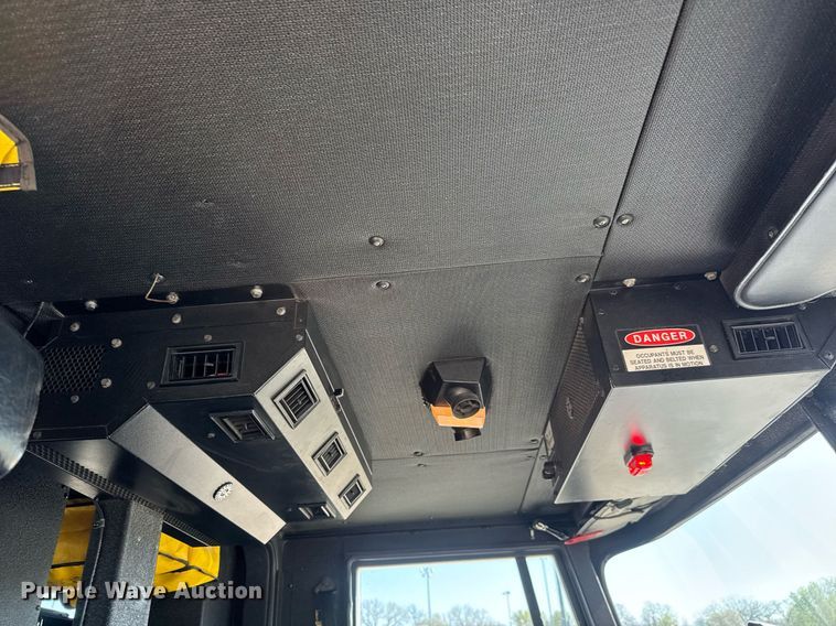 image for item EQ1303 1993 Pierce Lance quint fire truck