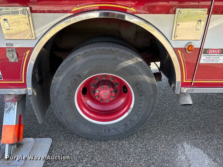 image for item EQ1303 1993 Pierce Lance quint fire truck