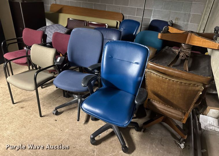 image for item EQ1341 Approximately 26 chairs