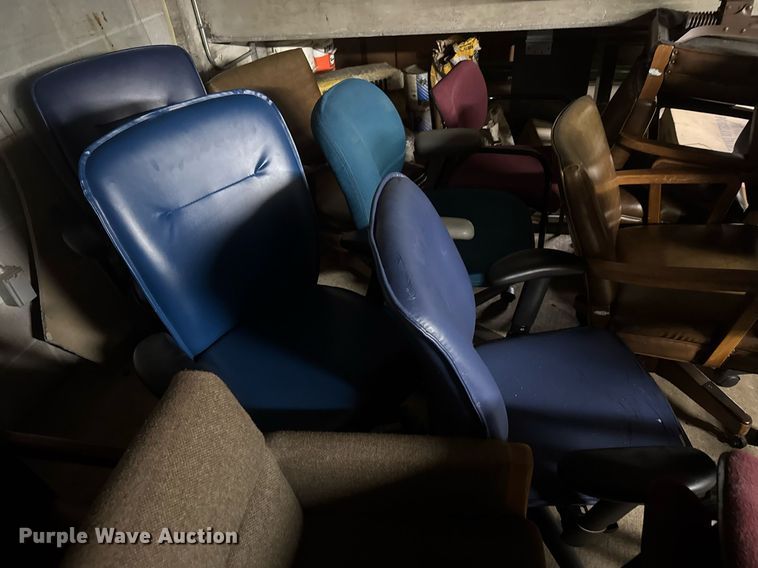 image for item EQ1341 Approximately 26 chairs