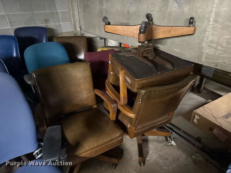 image for item EQ1341 Approximately 26 chairs