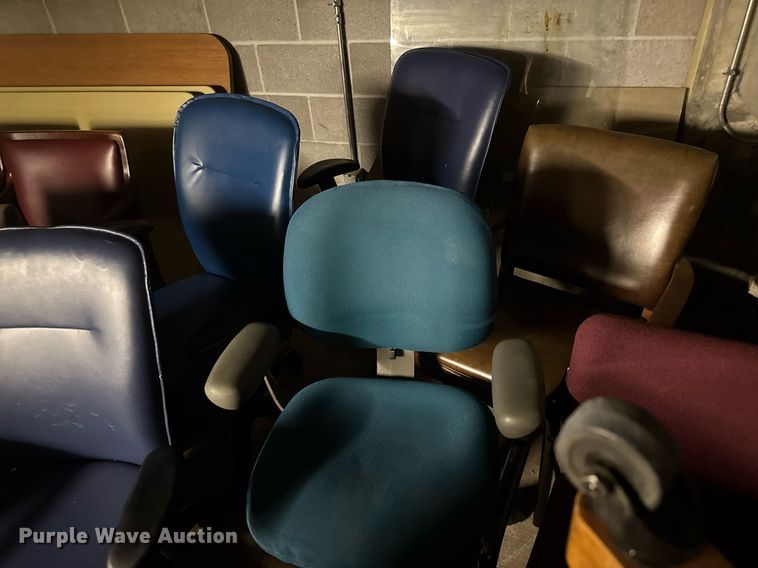 image for item EQ1341 Approximately 26 chairs