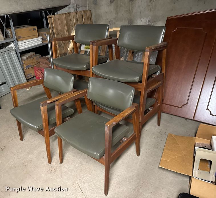 image for item EQ1341 Approximately 26 chairs