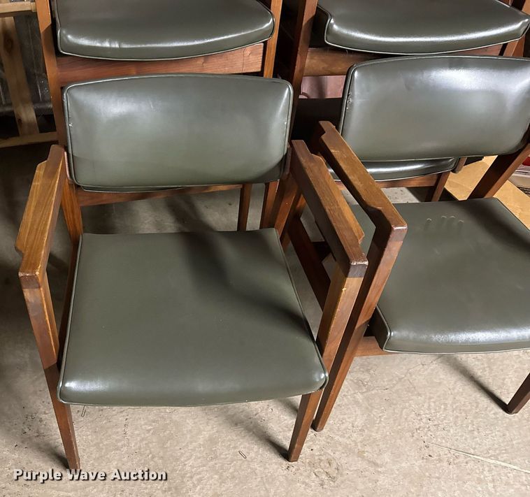 image for item EQ1341 Approximately 26 chairs