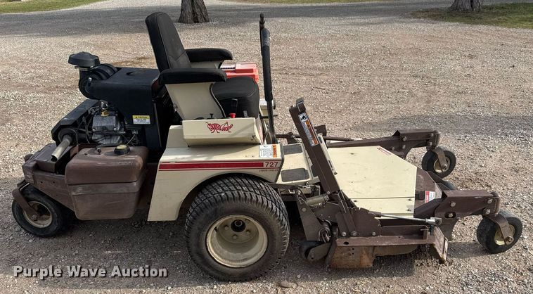 image for item EQ1390 2005 Grasshopper 727KW lawn mower