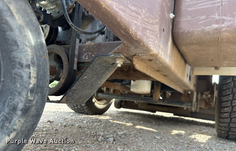 image for item EQ1390 2005 Grasshopper 727KW lawn mower