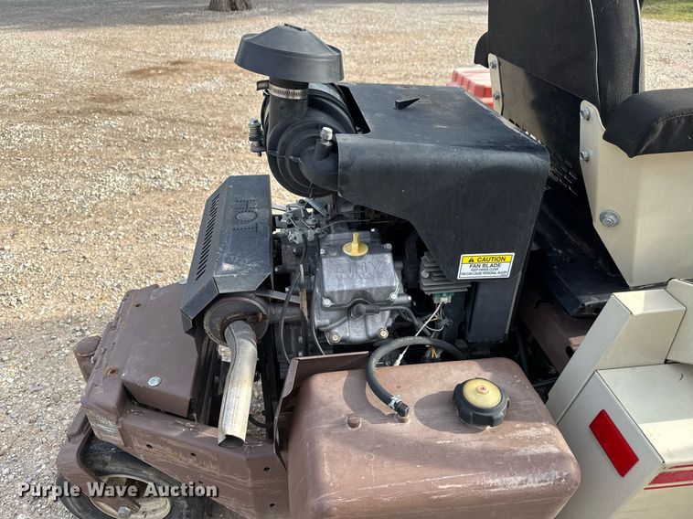 image for item EQ1390 2005 Grasshopper 727KW lawn mower