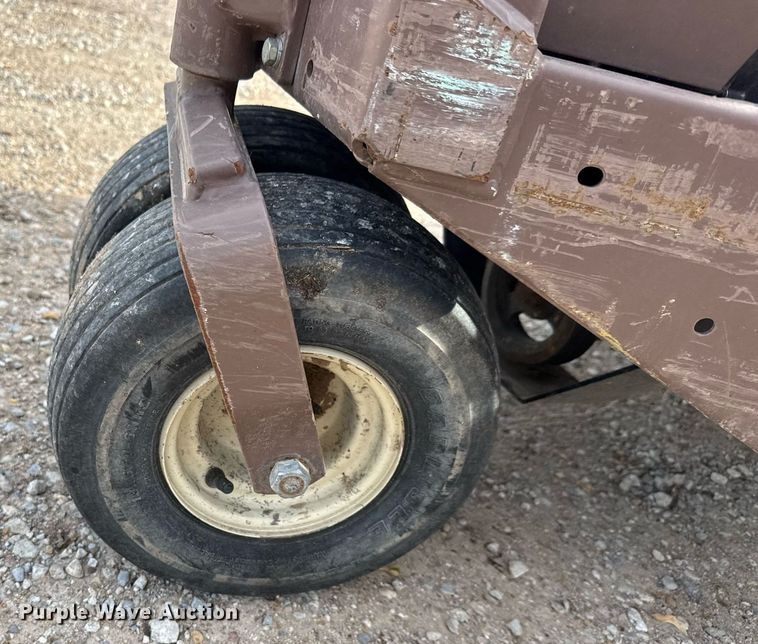 image for item EQ1390 2005 Grasshopper 727KW lawn mower