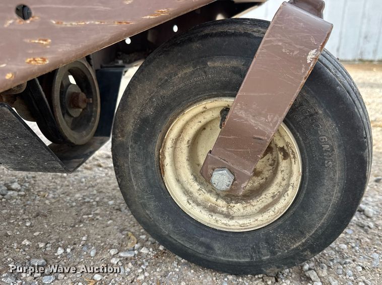 image for item EQ1390 2005 Grasshopper 727KW lawn mower