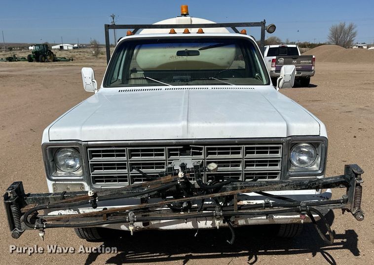image for item EQ4577 1977 Chevrolet C30 flatbed pickup truck