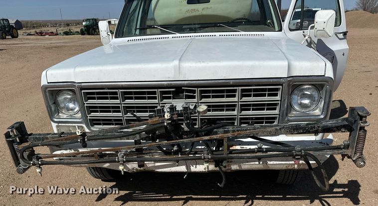 image for item EQ4577 1977 Chevrolet C30 flatbed pickup truck