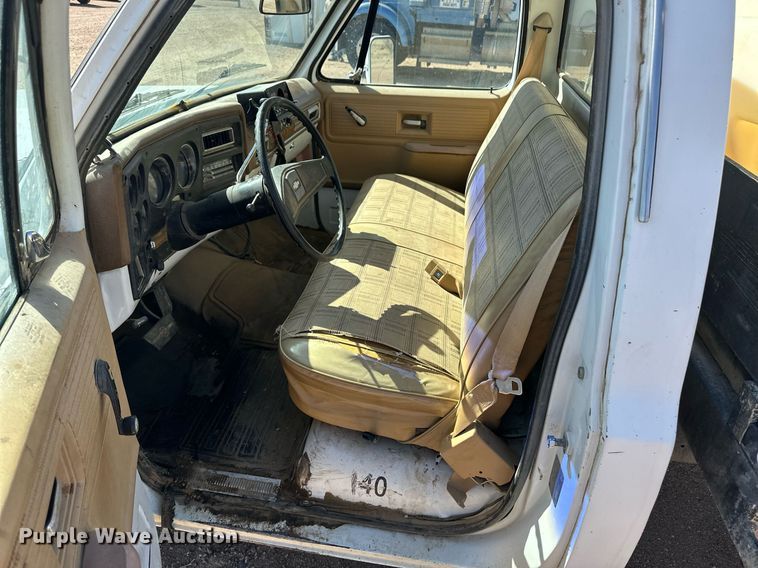 image for item EQ4577 1977 Chevrolet C30 flatbed pickup truck