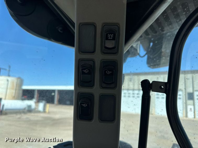 image for item EQ4578 2015 Case IH Maxxum 125 MFWD tractor