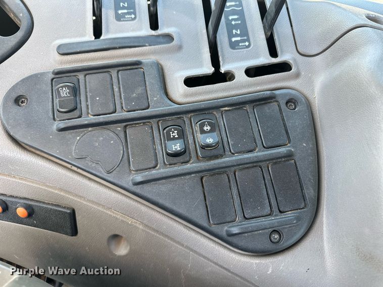 image for item EQ4578 2015 Case IH Maxxum 125 MFWD tractor