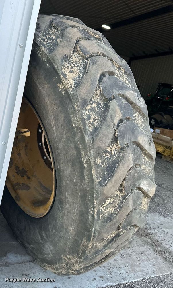 image for item EQ4580 (2) Motor grader wheels and tire