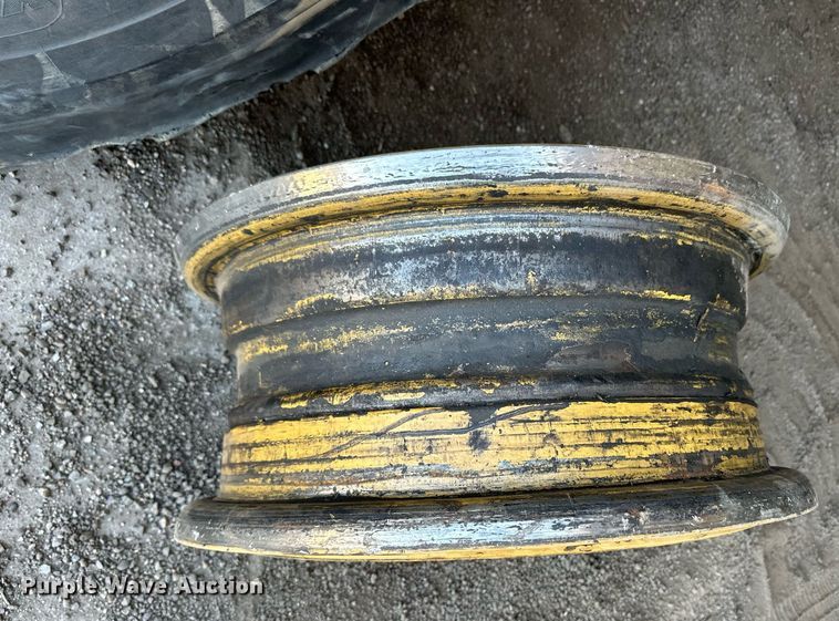 image for item EQ4580 (2) Motor grader wheels and tire