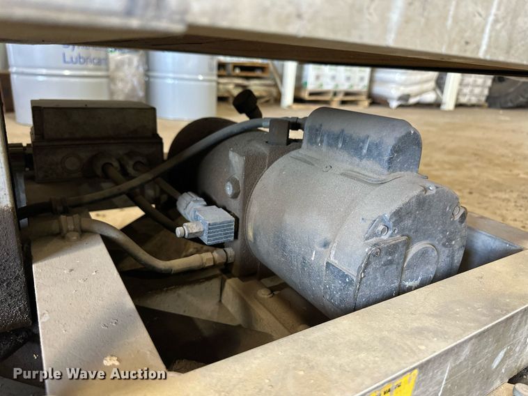 image for item EQ4583 Genie PLC-24 vertical lift