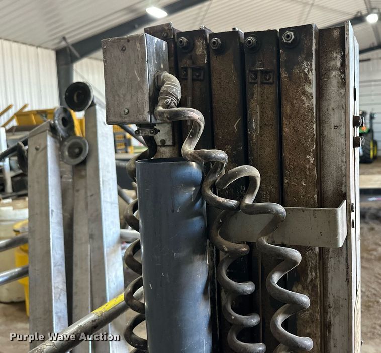 image for item EQ4583 Genie PLC-24 vertical lift