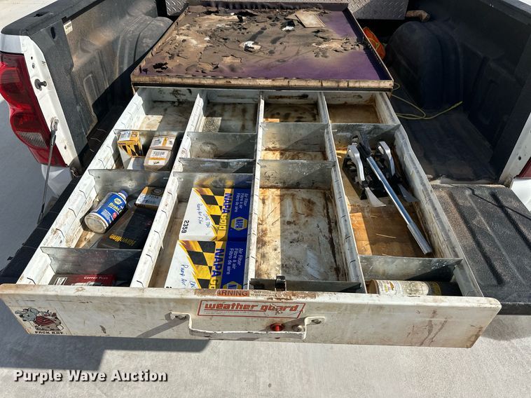 image for item EQ4585 2003 Chevrolet Silverado 2500HD Crew Cab pickup truck