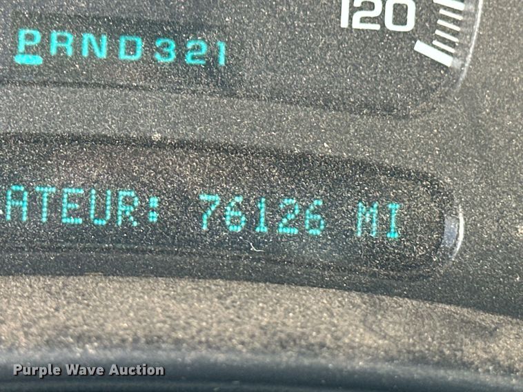 image for item EQ4585 2003 Chevrolet Silverado 2500HD Crew Cab pickup truck