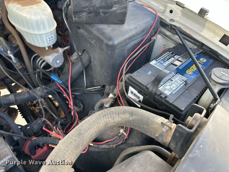 image for item EQ4585 2003 Chevrolet Silverado 2500HD Crew Cab pickup truck