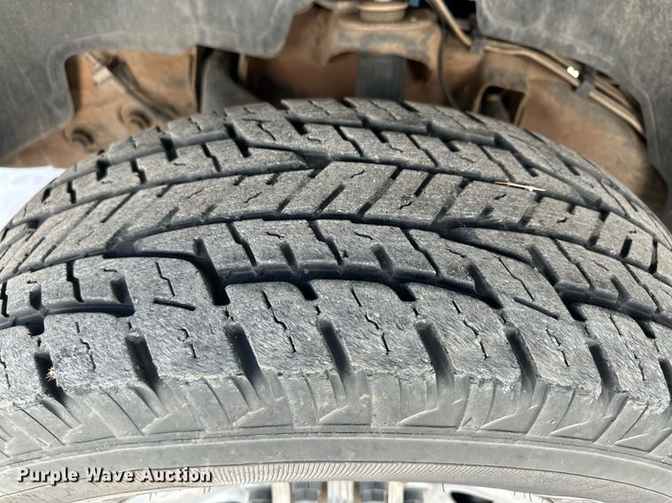 image for item EQ4585 2003 Chevrolet Silverado 2500HD Crew Cab pickup truck