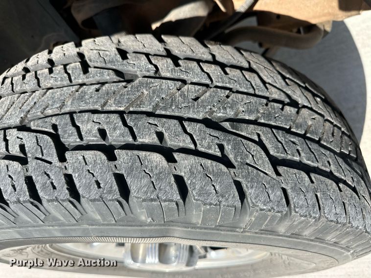 image for item EQ4585 2003 Chevrolet Silverado 2500HD Crew Cab pickup truck