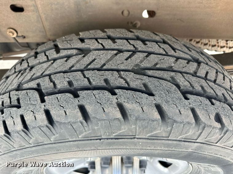 image for item EQ4585 2003 Chevrolet Silverado 2500HD Crew Cab pickup truck