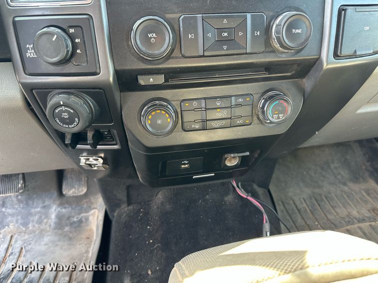 image for item EQ4586 2018 Ford F150 SuperCrew pickup truck