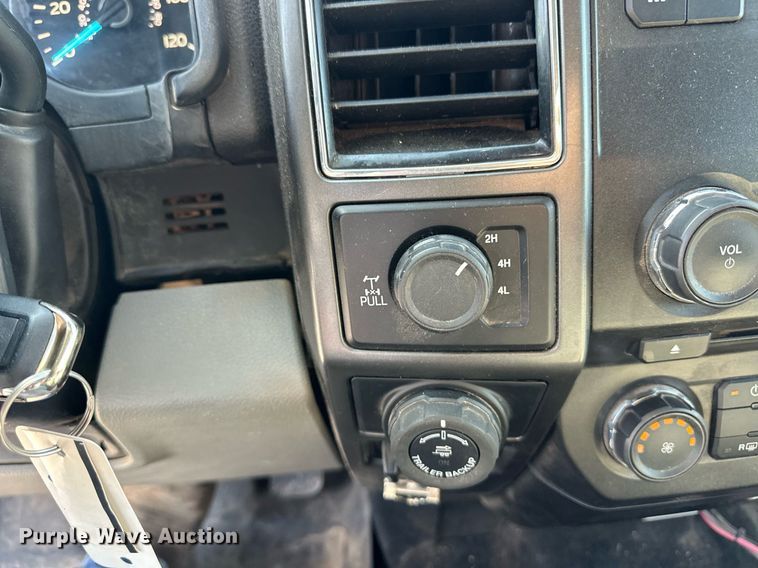 image for item EQ4586 2018 Ford F150 SuperCrew pickup truck