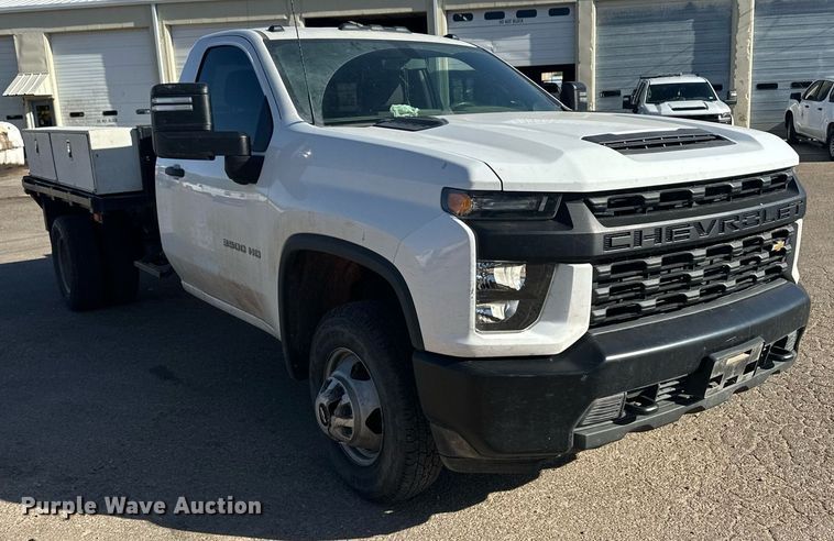 image for item EQ4604 2020 Chevrolet Silverado 3500HD flatbed pickup truck