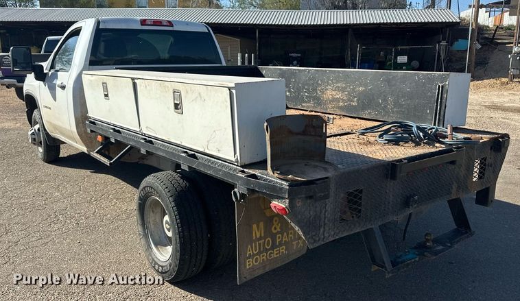 image for item EQ4604 2020 Chevrolet Silverado 3500HD flatbed pickup truck
