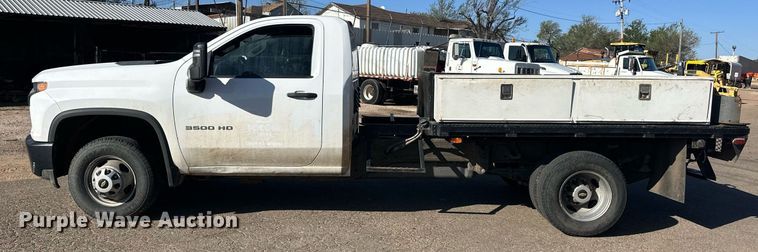 image for item EQ4604 2020 Chevrolet Silverado 3500HD flatbed pickup truck