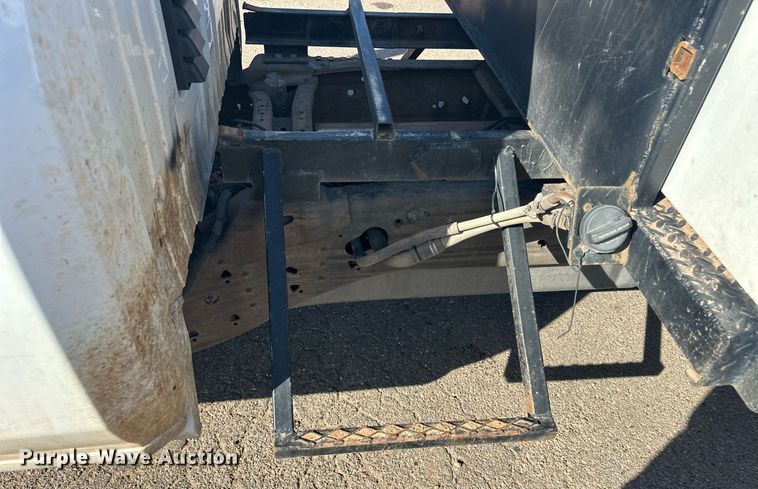 image for item EQ4604 2020 Chevrolet Silverado 3500HD flatbed pickup truck