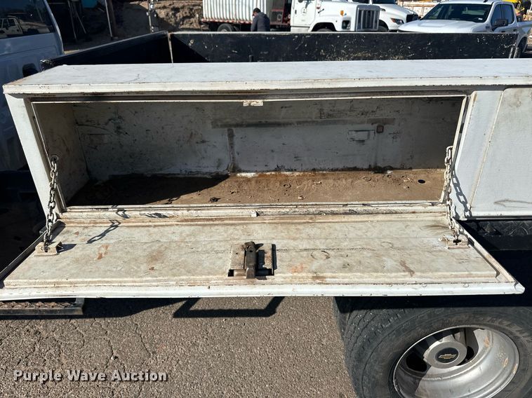 image for item EQ4604 2020 Chevrolet Silverado 3500HD flatbed pickup truck